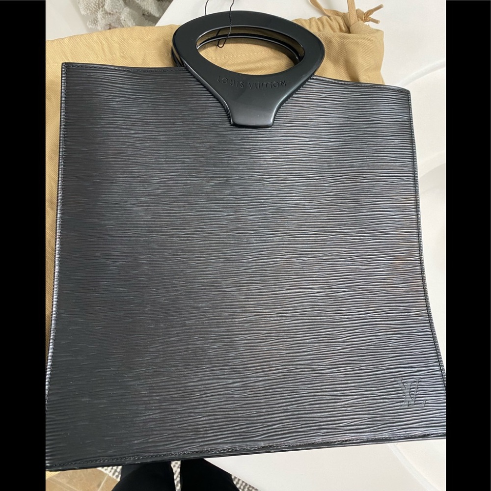 Louis Vuitton epi tote - Picture 2 of 4